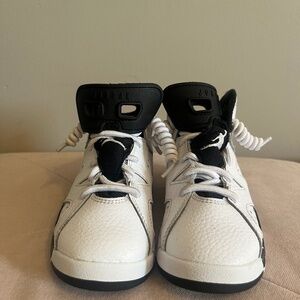Kids Jordan’s Size 11C